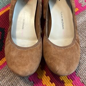 Isaac Mizrahi Brown Suede Ballet Flats